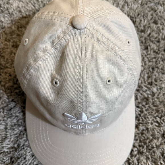 Adidas hat for Men - Picture 3 of 8